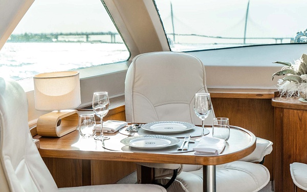 Аренда luxury tender Chudo Lodka в Санкт-Петербурге